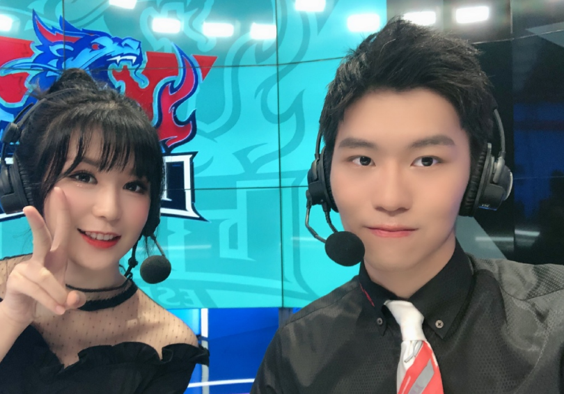 买了件很帅气的衬衣歌词