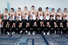 中国体育-从深圳男篮围绕英超造点机会到里程碑夜上海申花队长鼓劲，武汉三镇国际比赛日远射贴柱的简单介绍